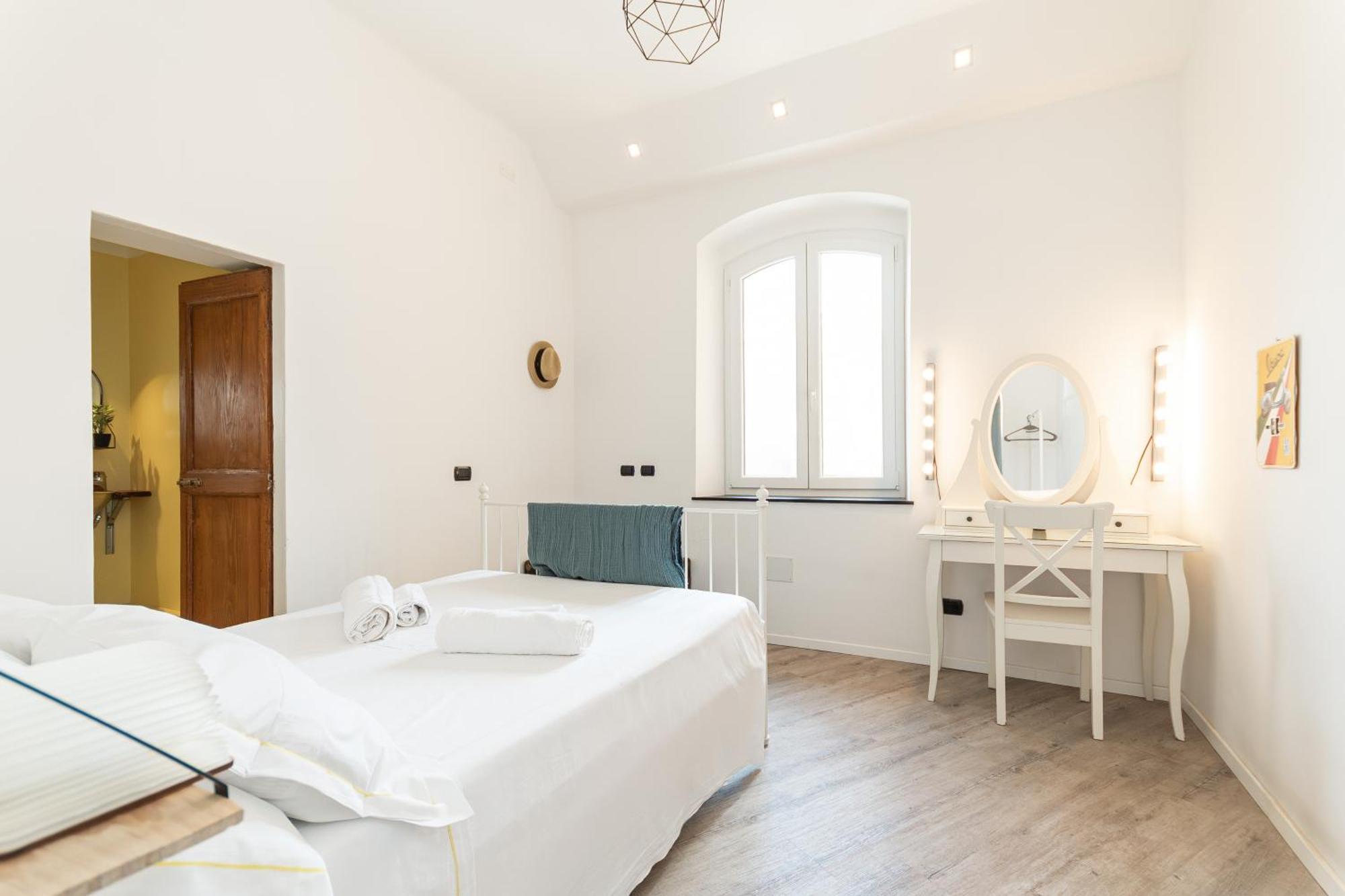 Spacious 3-Bedroom Apartment - 10 Min To City Center & 5 Min To Gaslini Hospital Genua Zewnętrze zdjęcie