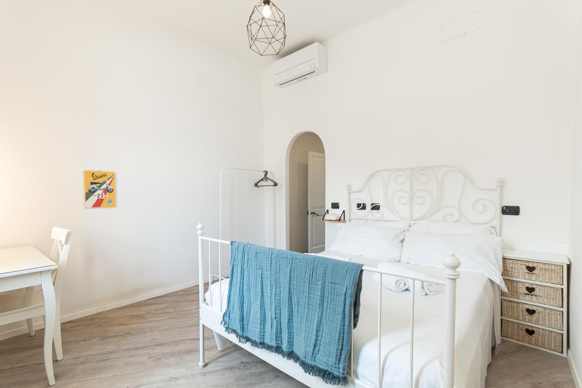 Spacious 3-Bedroom Apartment - 10 Min To City Center & 5 Min To Gaslini Hospital Genua Zewnętrze zdjęcie