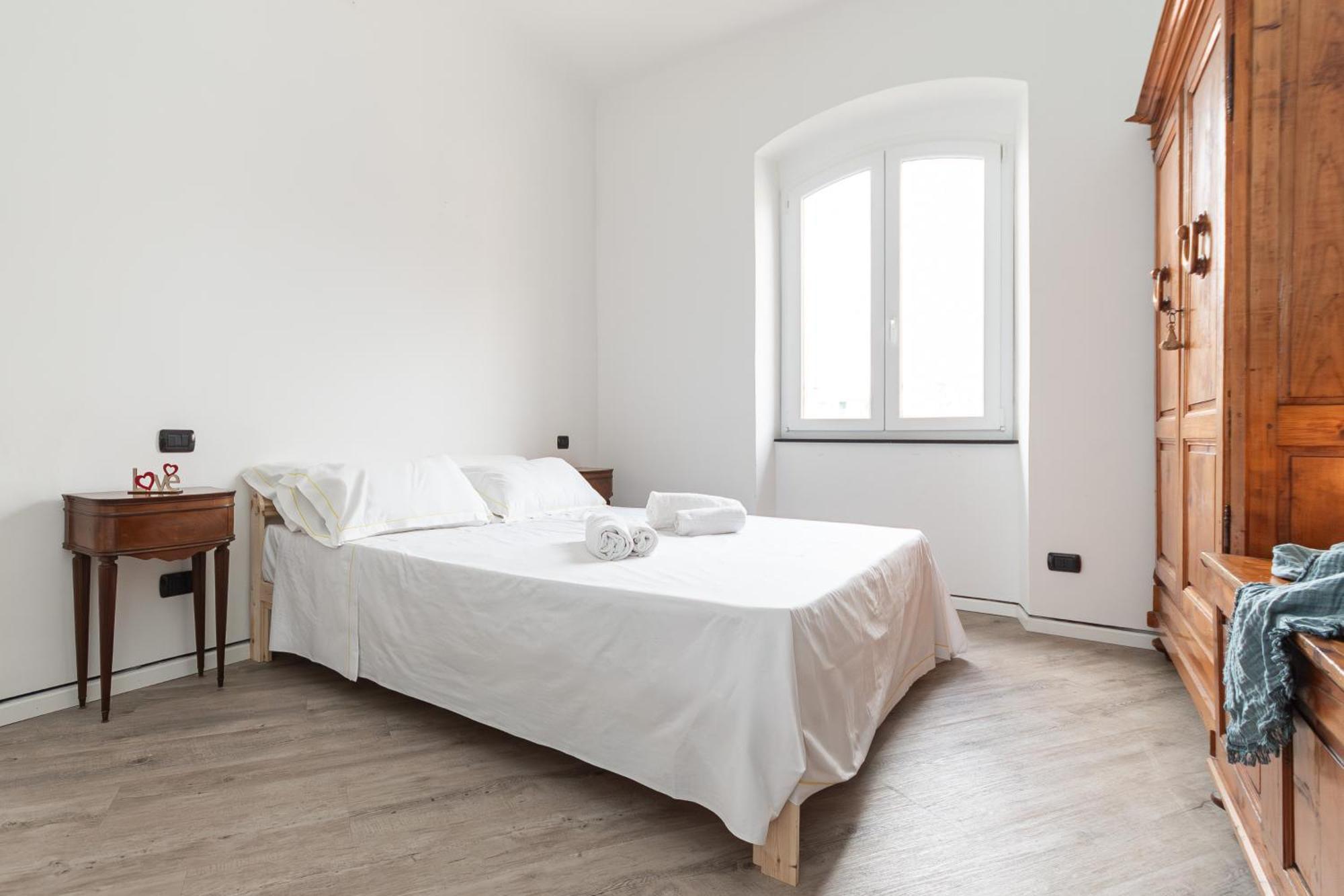Spacious 3-Bedroom Apartment - 10 Min To City Center & 5 Min To Gaslini Hospital Genua Zewnętrze zdjęcie