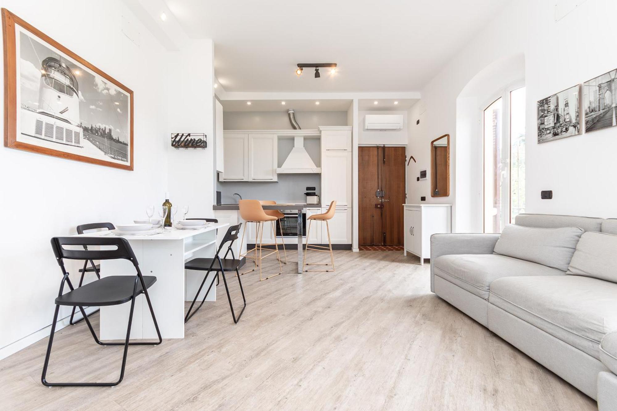 Spacious 3-Bedroom Apartment - 10 Min To City Center & 5 Min To Gaslini Hospital Genua Zewnętrze zdjęcie